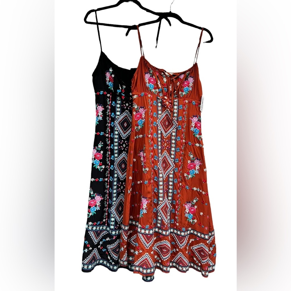 Savanna Jane 
by Andree By Unit

100% rayon (self)
100% polyester (liner)